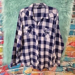 Torrid  Blue & White Lightweight Checkered Long Sleeve Button Down Shirt Size 2X
